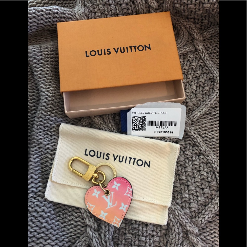 Authentic Louis Vuitton Porte Cles Coeur Heart Pink Like New Bag Charm Key Ring